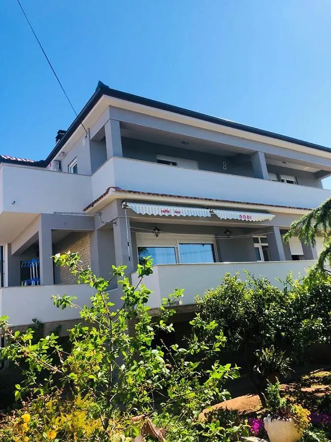 Apartment Holiday Home Bakija Pakostane